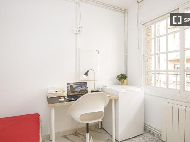 Habitación en alquiler en Llatí, Santa Coloma De Gramenet