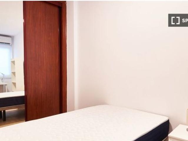 Piso en alquiler en Cerro-Amate, Sevilla