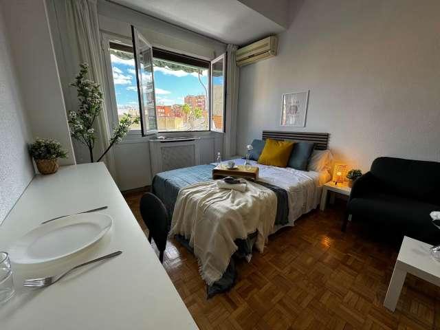 Habitación en alquiler en Cuatro Caminos, Madrid