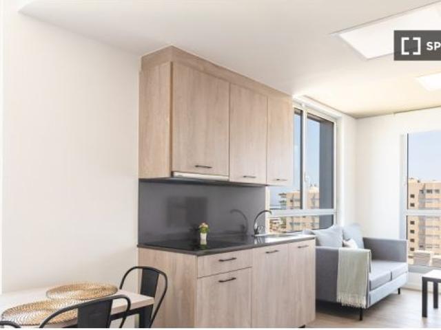 Piso en alquiler en La Mina - districte 6, Barcelonès