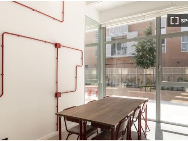 Piso en alquiler en Barcelona, La Mina - districte 6 Piso en alquiler en Barcelona, La Mina - districte 6