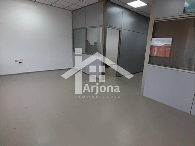 Oficina en alquiler en Lucena