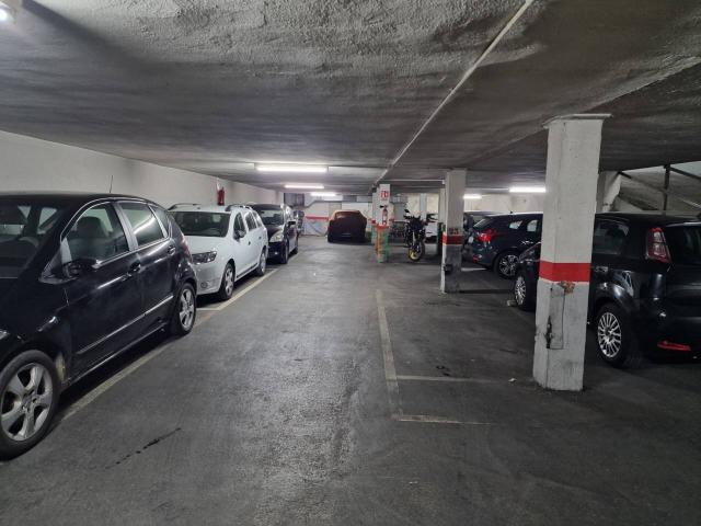 Garaje en alquiler en Centre, Barcelonès