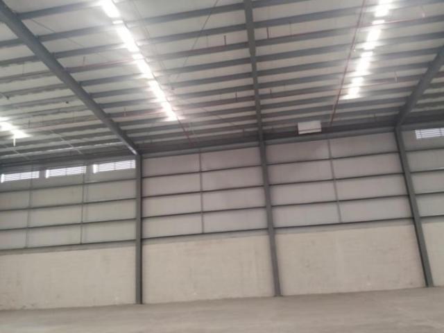Se alquilan galeras desde 500m2 en adelante/warehouses for rent from 500m2