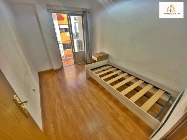 Habitación en alquiler en les Carolines Altes, Alacant / Alicante