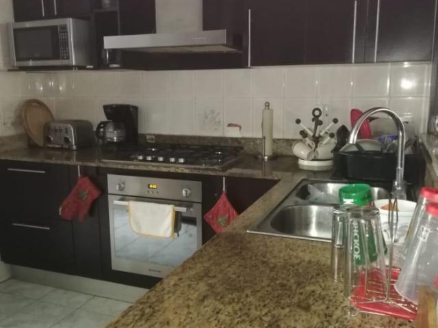 Se alqula apartamento amoblado o con linea blanca