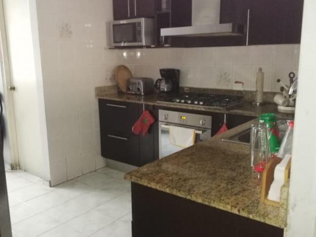 Se alqula apartamento amoblado o con linea blanca