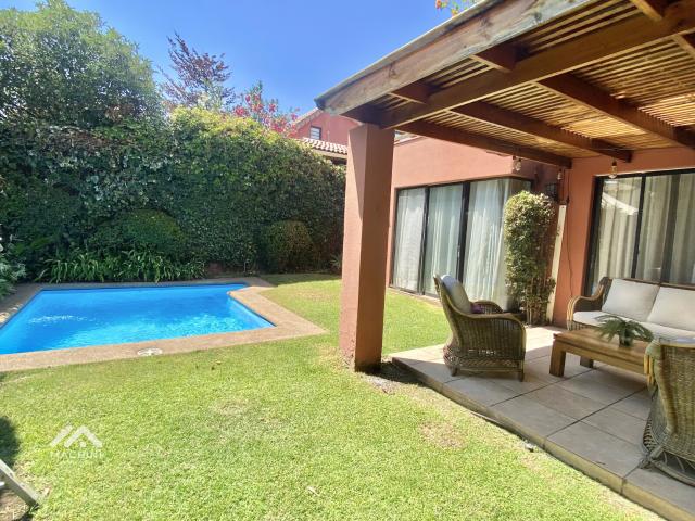 Casa en arriendo en Peñalolen, Metropolitana