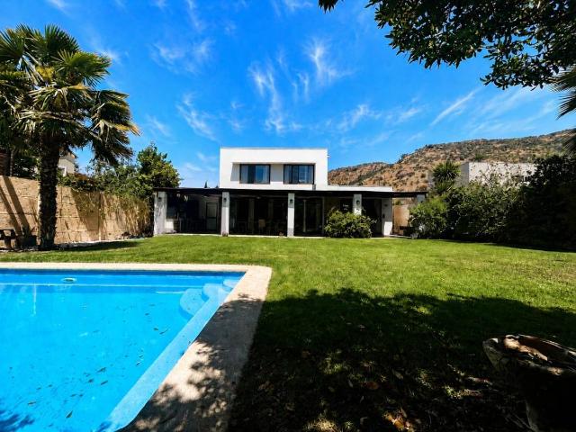 Casa en arriendo en Laguna Santa Elena, Colina