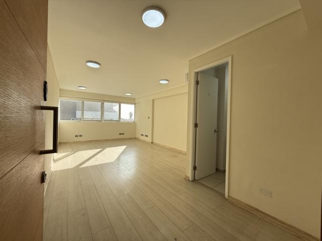 Se Arrienda Impecable Oficina 28 m2, Gran Avenida 4681