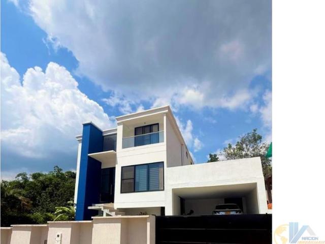 Casa en arriendo en Santander