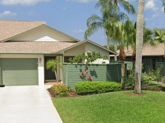 Condo for sale in Hobe Sound
