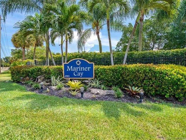 Condo for sale in Stuart