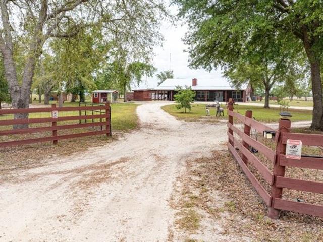 House for sale in Lee
