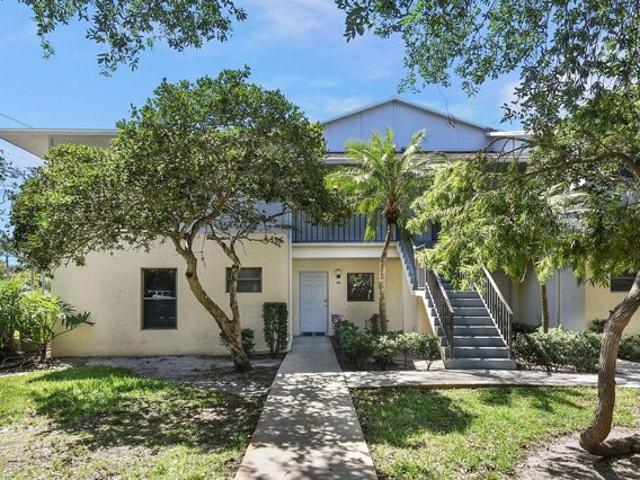 Condo for sale in Stuart