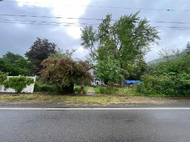 House for sale in Oakland
