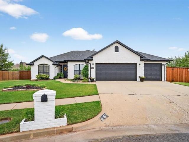 House for sale in Moore House for sale in Moore