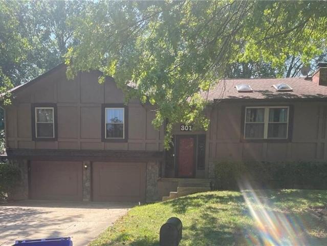 House for sale in Blue Springs, Missouri