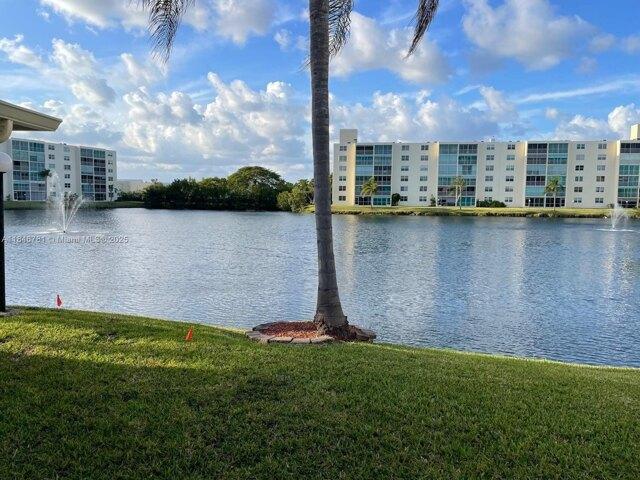 Condo for sale in Dania