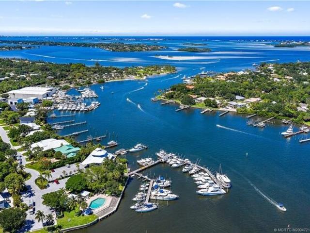 Condo for sale in Stuart
