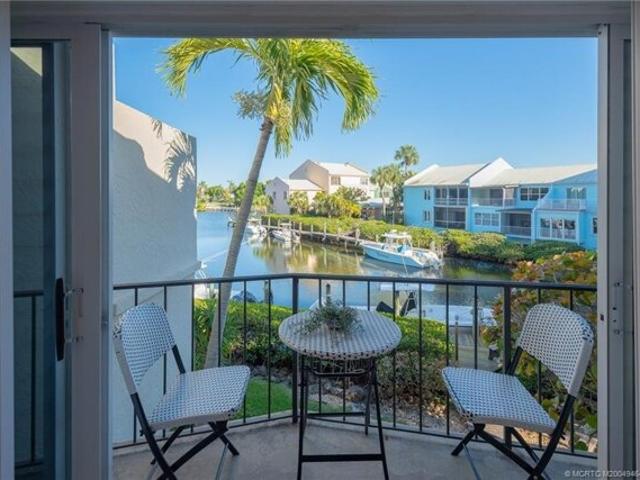 Condo for sale in Stuart