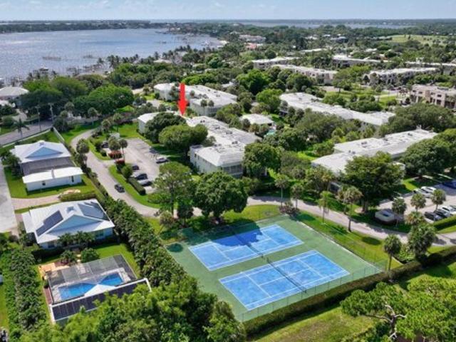 Condo for sale in Stuart