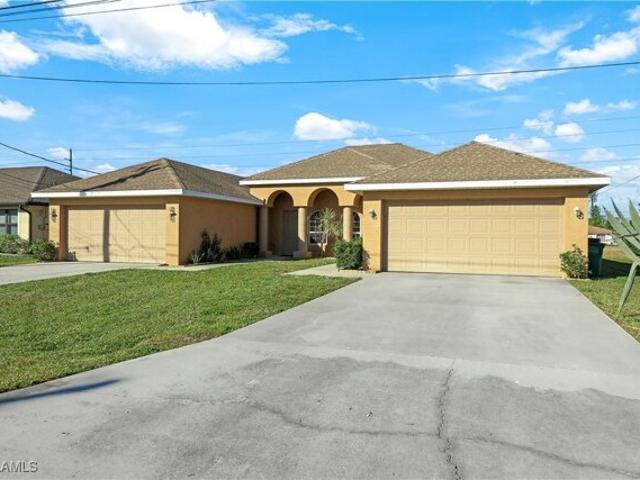 House for sale in Cape Coral House for sale in Cape Coral