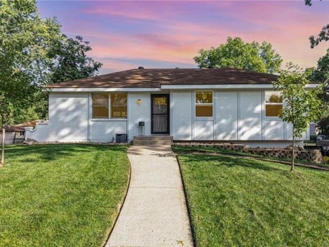 House for sale in Blue Springs, Missouri