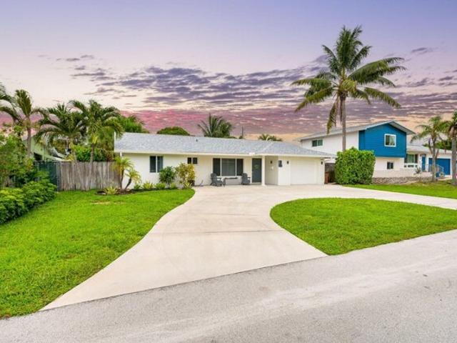 House for sale in Deerfield Beach