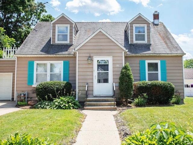 House for sale in Waverly