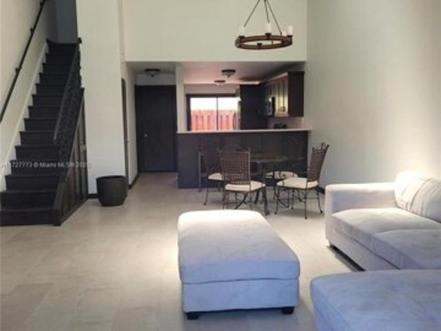 House for sale in Dania
