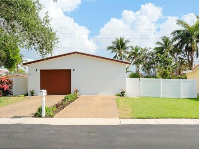 House for sale in Dania