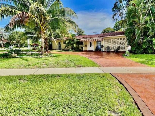 House for sale in Deerfield Beach