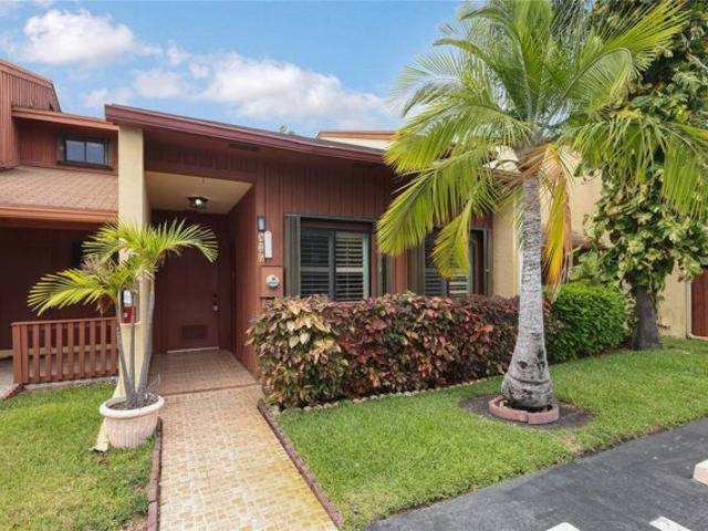 House for sale in Dania