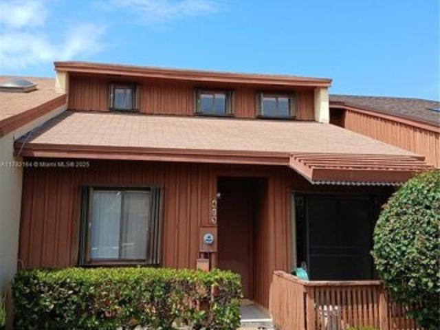 House for sale in Dania