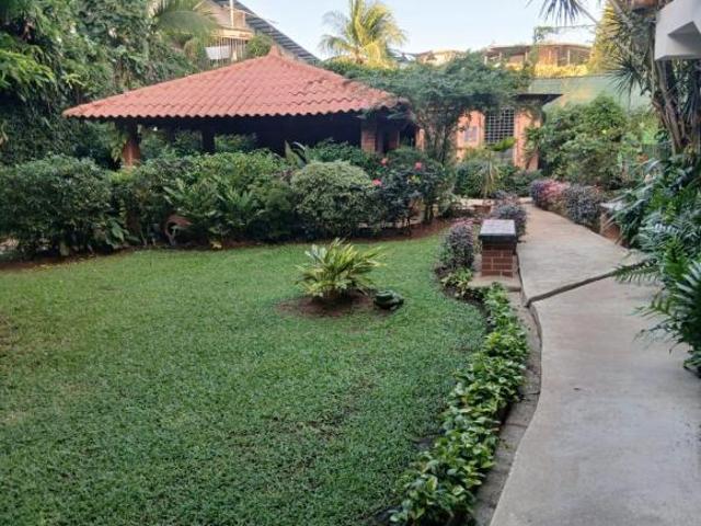 Se Vende Amplia Casa en Urbanización Herbruguer ID LS