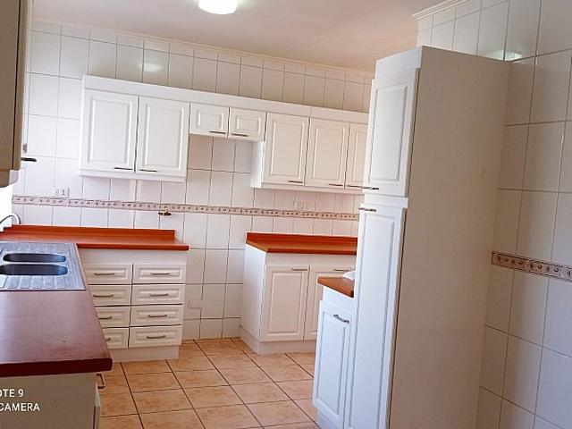 SE VENDE AMPLIA CASA SECTOR LOMAS HUASI