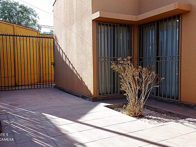 SE VENDE AMPLIA CASA SECTOR LOMAS HUASI