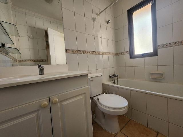 SE VENDE AMPLIA CASA SECTOR LOMAS HUASI