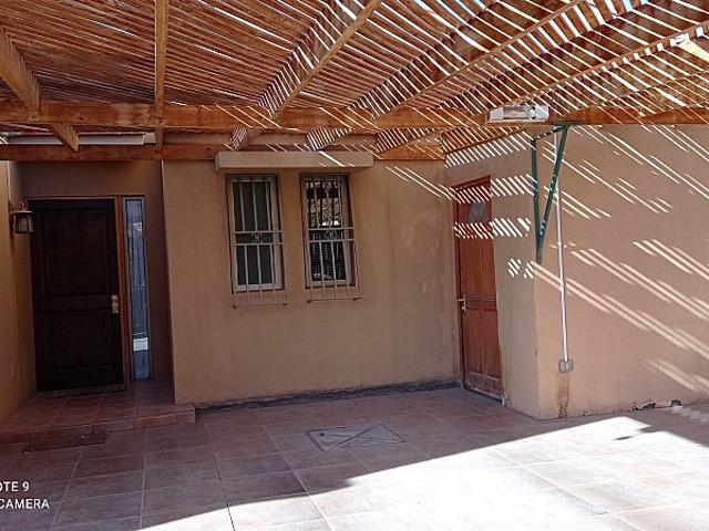 SE VENDE AMPLIA CASA SECTOR LOMAS HUASI