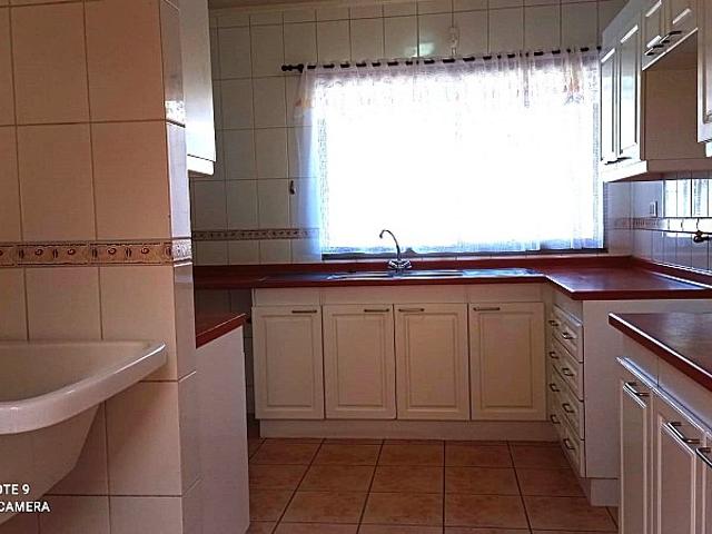 SE VENDE AMPLIA CASA SECTOR LOMAS HUASI