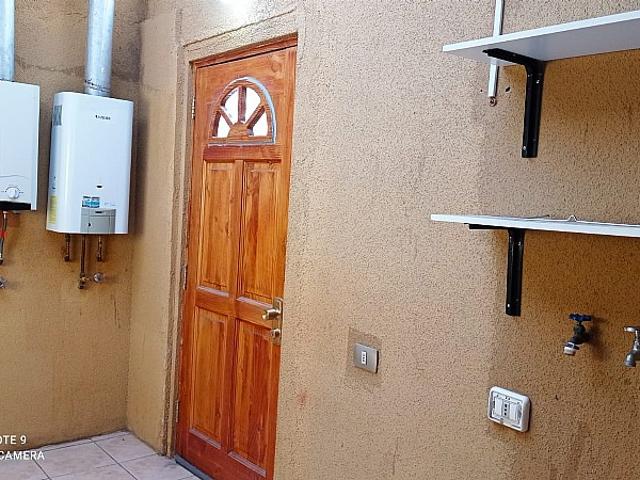 SE VENDE AMPLIA CASA SECTOR LOMAS HUASI