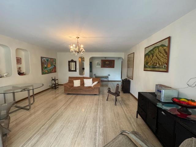 Apartamento en venta en El Pedregal, Caracas