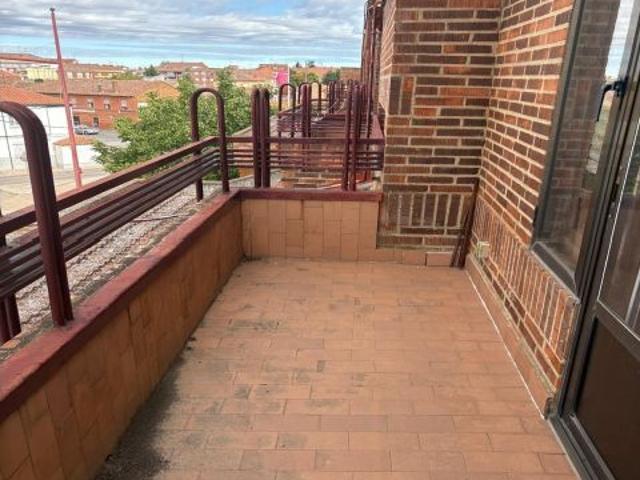 Piso en venta en Valencia De Don Juan, Castilla y León