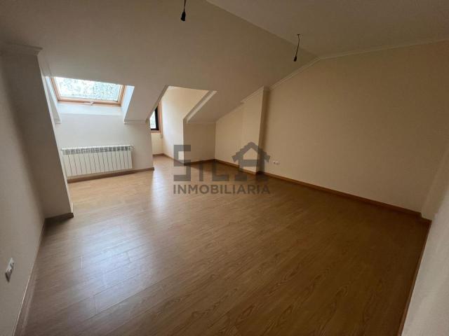 Ático en venta en San Cibrao das Viñas, Ourense