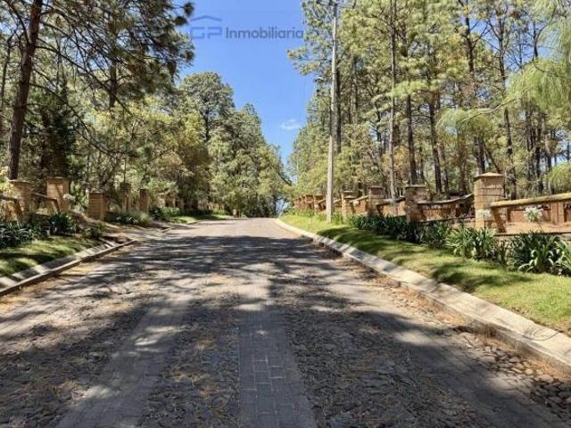 SE VENDE CABAÑA EN BOSQUES DE LA CAÑADA TAPALPA
