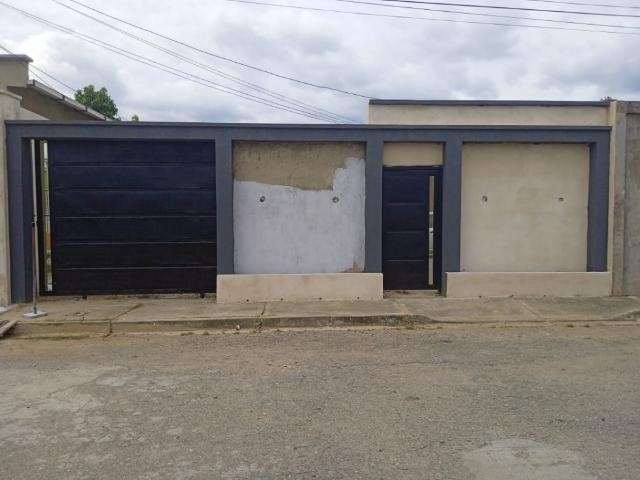 Casa en venta en Cuatricentenario, Gua