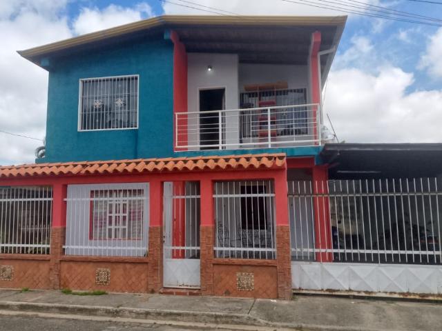 Casa en venta en Cuatricentenario, Gua