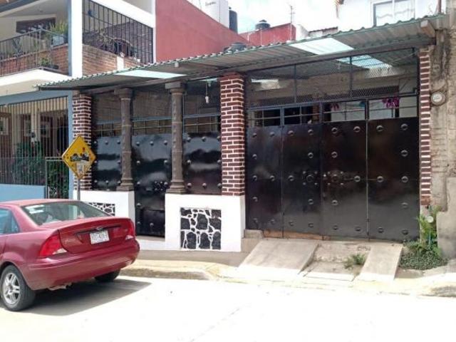 SE VENDE CASA CERCA DEL TECNOLÓGICO Y ARCO SUR, IDEAL PARA INVERSIONISTAS