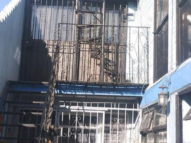 Se vende Casa con dos departamentos construidos en los reyes iztacala 4 rec 2 baños, patio, excele